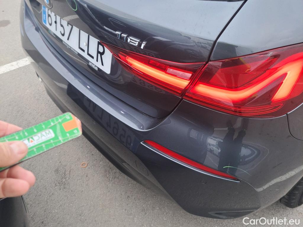  Bmw  Serie 1 BMW  / 2019 / 5P / berlina con portón 118i #23