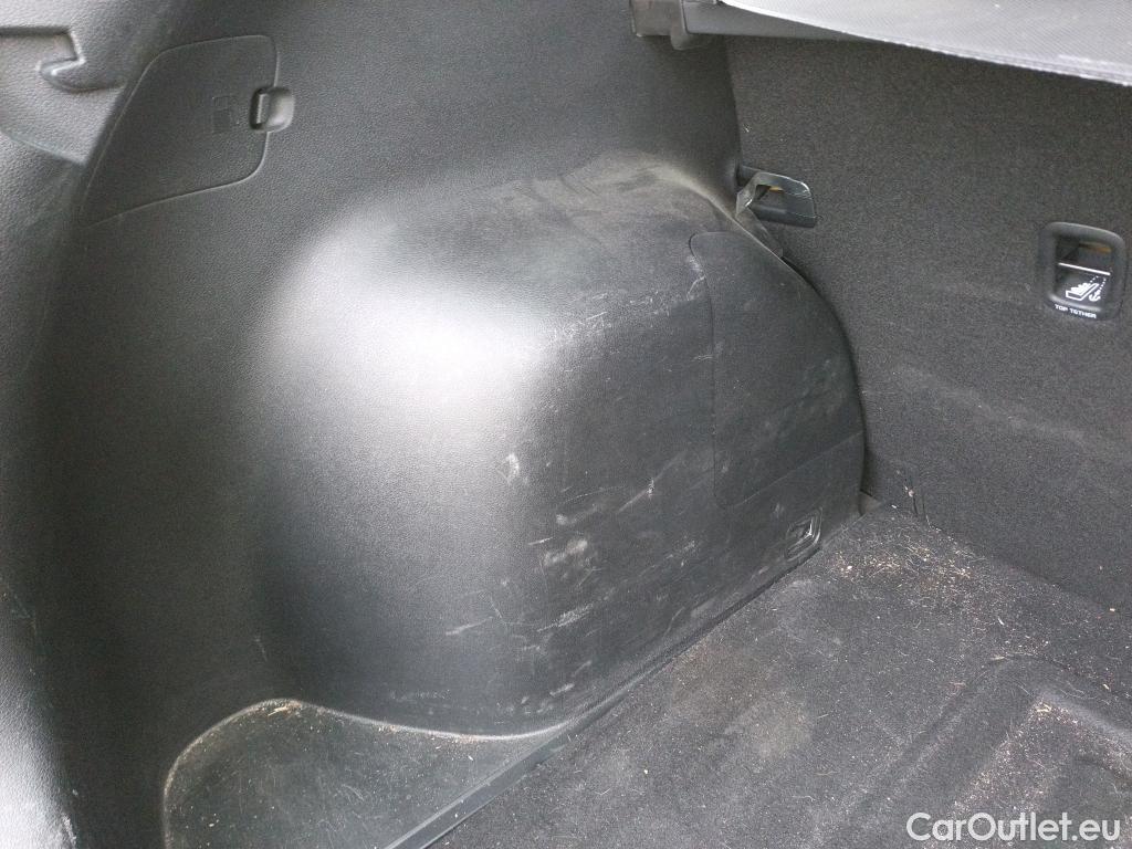  KIA  Niro KIA  / 2019 / 5P / crossover 1.6 GDi HEV 104kW (141CV) Drive #13