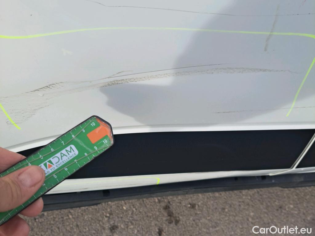  Dacia  Sandero DACIA  / 2020 / 5P / berlina con portón Stepway Essential TCe 67kW (90V) #4