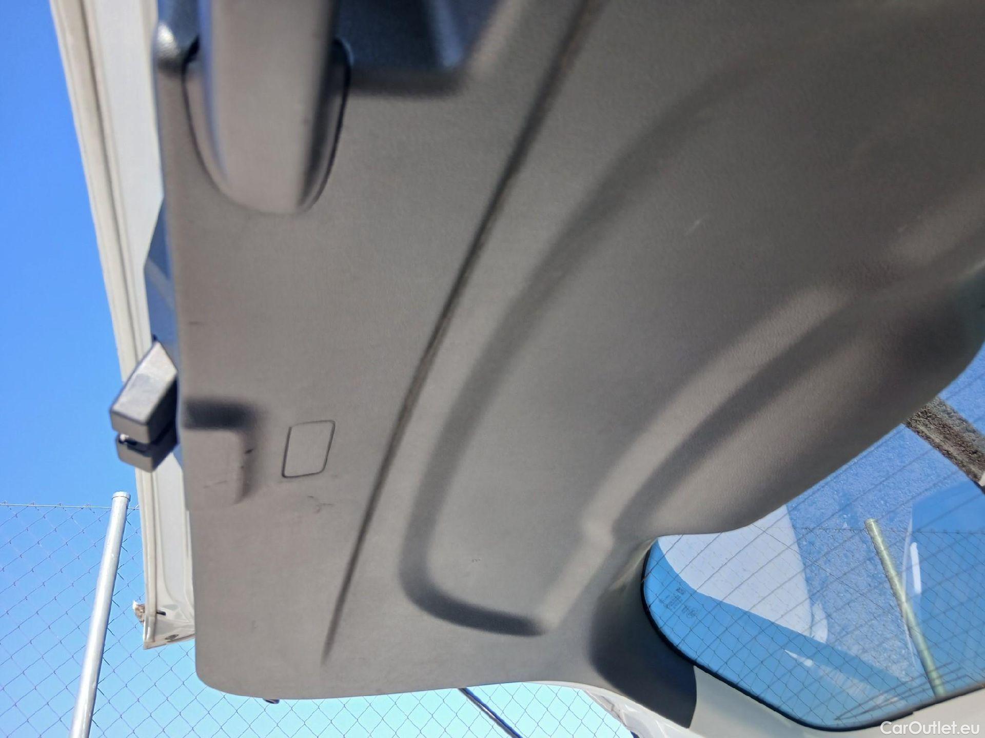  Ford  Kuga FORD  / 2016 / 5P / todoterreno 1.5 EcoBoost 88kW 4x2 Trend+ (CX) #2