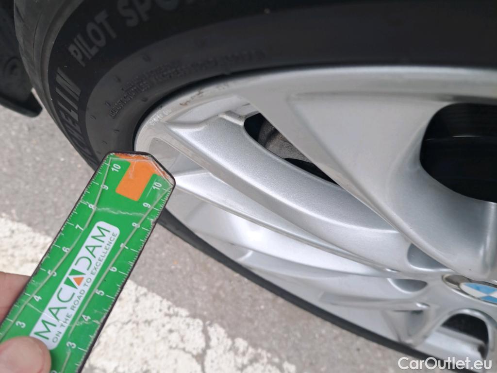  Bmw  Serie 1 BMW  / 2019 / 5P / berlina con portón 118i #14