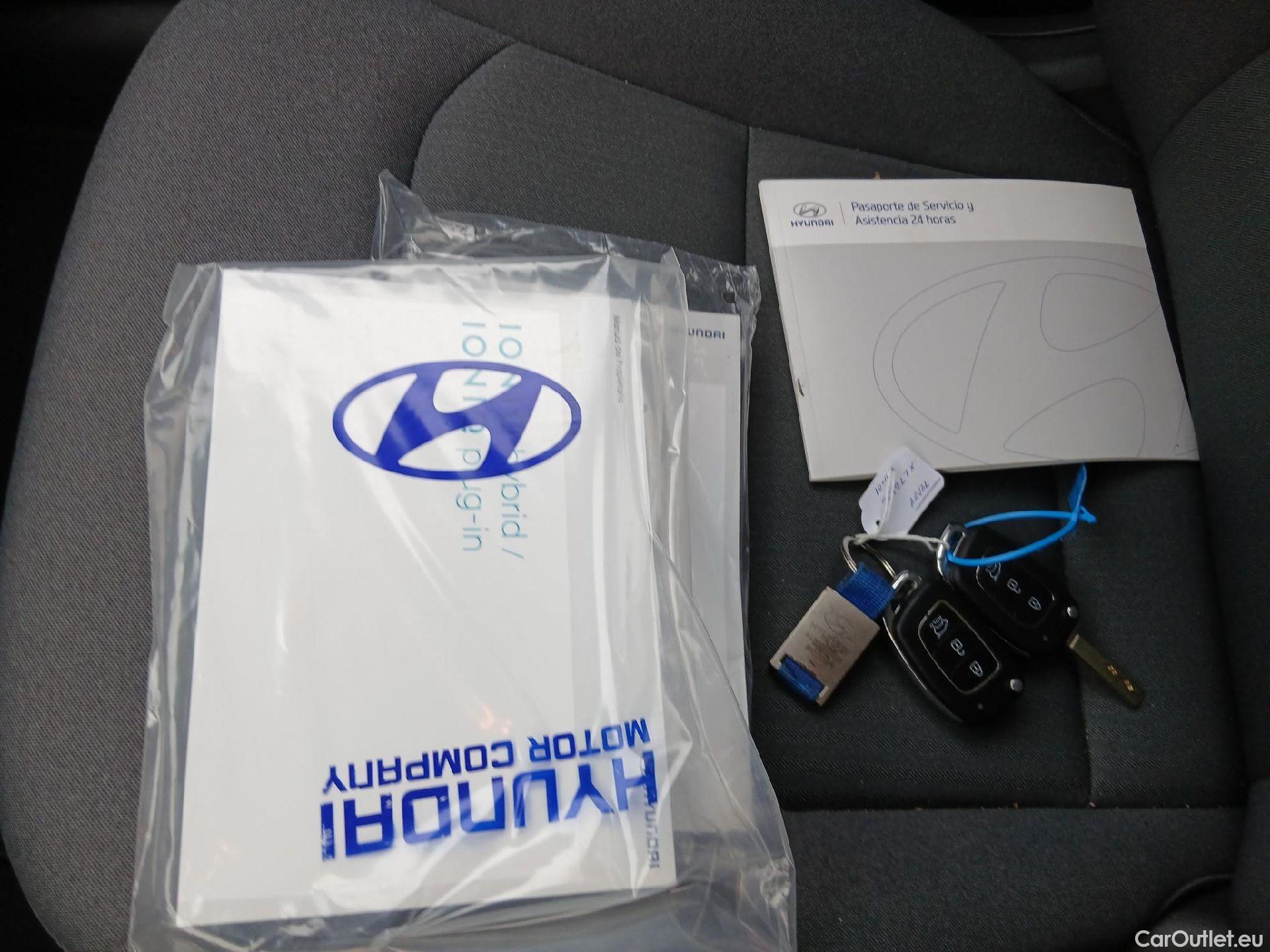  Hyundai   Ioniq HYUNDAI / 2019 / 5P / berlina con portón 1.6 GDI HEV Klass DCT #2