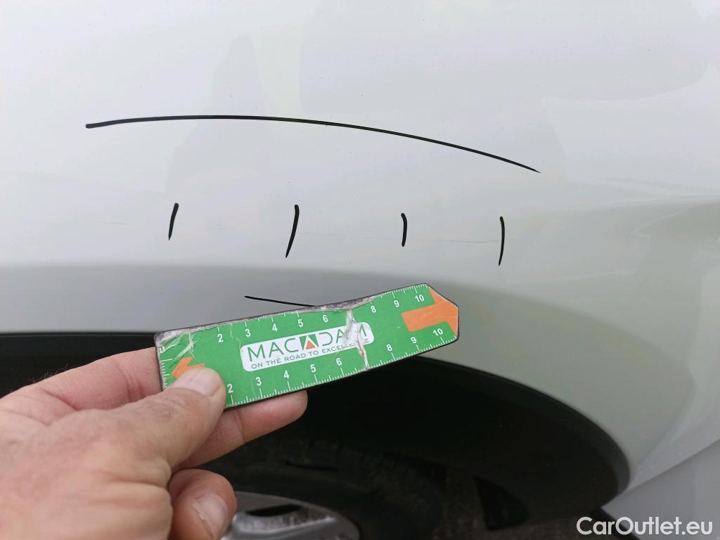  Hyundai  Tucson HYUNDAI  / 2018 / 5P / todoterreno 1.6 CRDI 85kW (116CV) 48V SLE 4X2(SP)(SL) #8