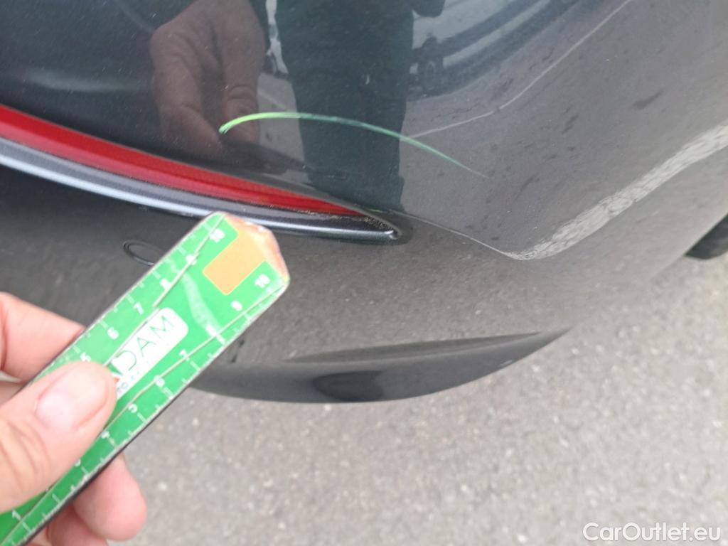  Bmw  Serie 1 BMW  / 2019 / 5P / berlina con portón 118i #24