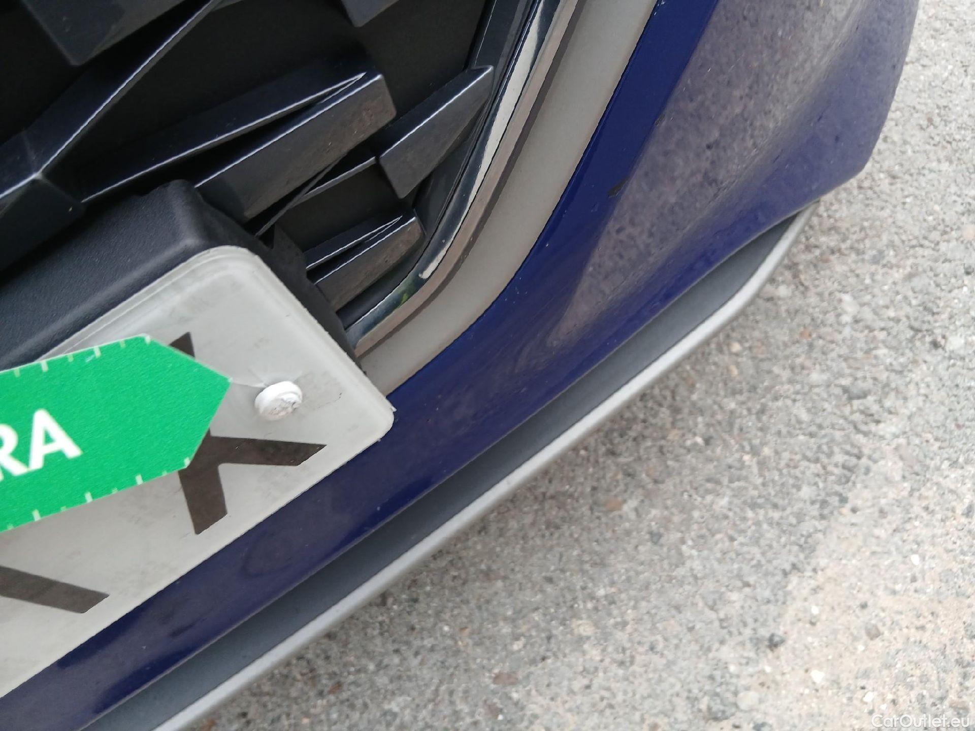  Hyundai   Ioniq HYUNDAI / 2019 / 5P / berlina con portón 1.6 GDI HEV Klass DCT #27