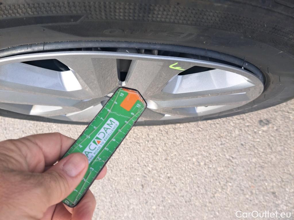  Dacia  Sandero DACIA  / 2020 / 5P / berlina con portón Stepway Essential TCe 67kW (90V) #32