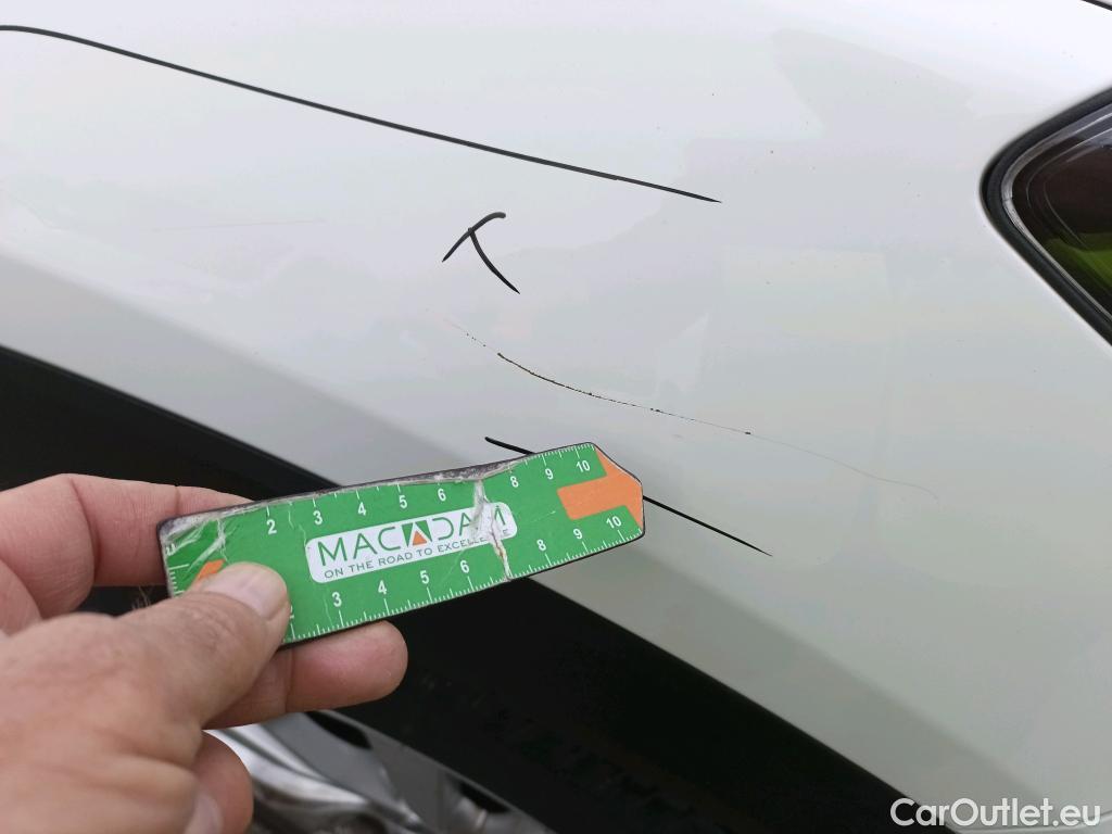  Hyundai  Tucson HYUNDAI  / 2018 / 5P / todoterreno 1.6 CRDI 85kW (116CV) 48V SLE 4X2(SP)(SL) #10