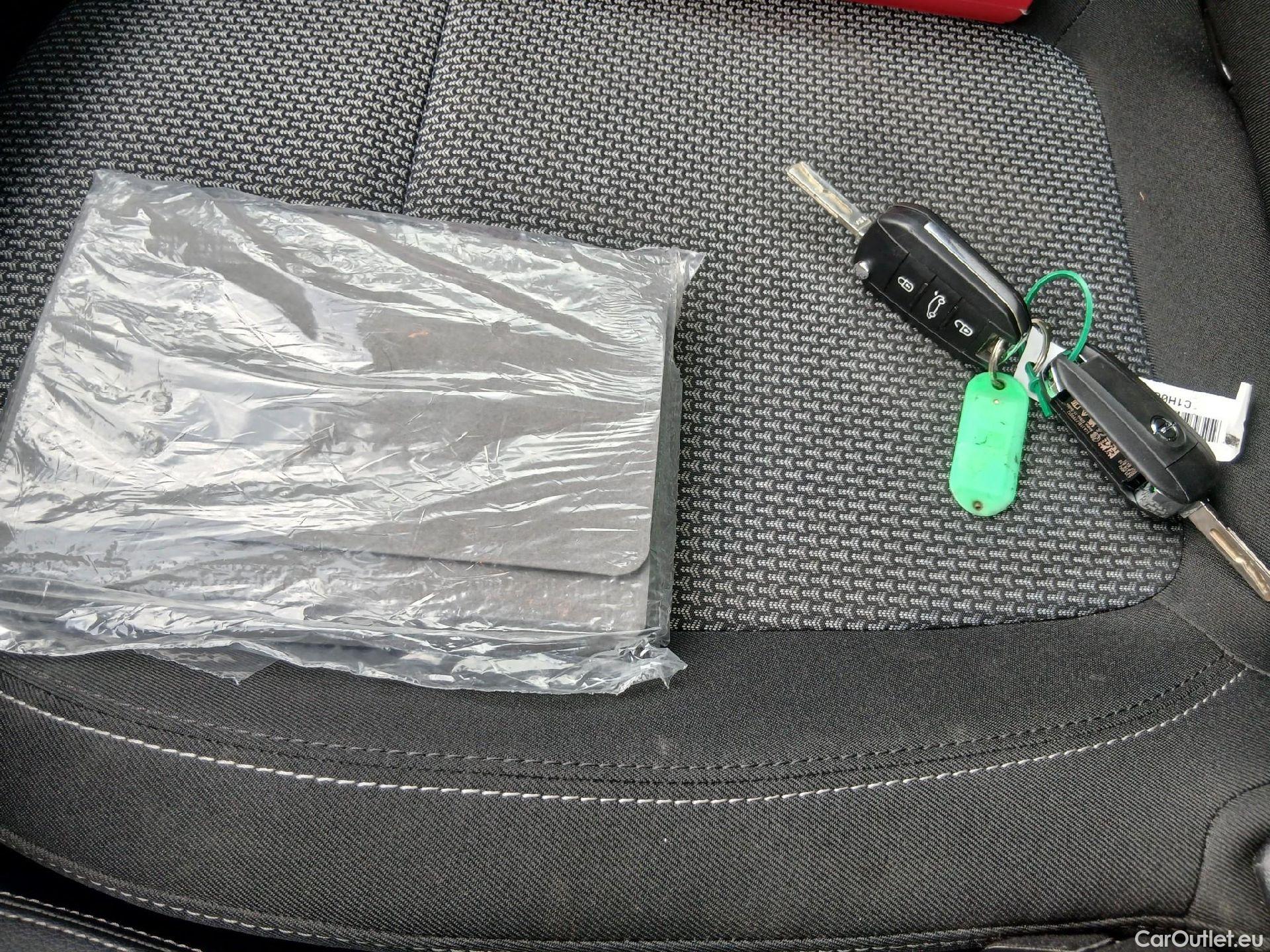  Opel   Grandland X OPEL Grandland / 2021 / 5P / todoterreno  1.5 CDTi Business Edition Auto #2