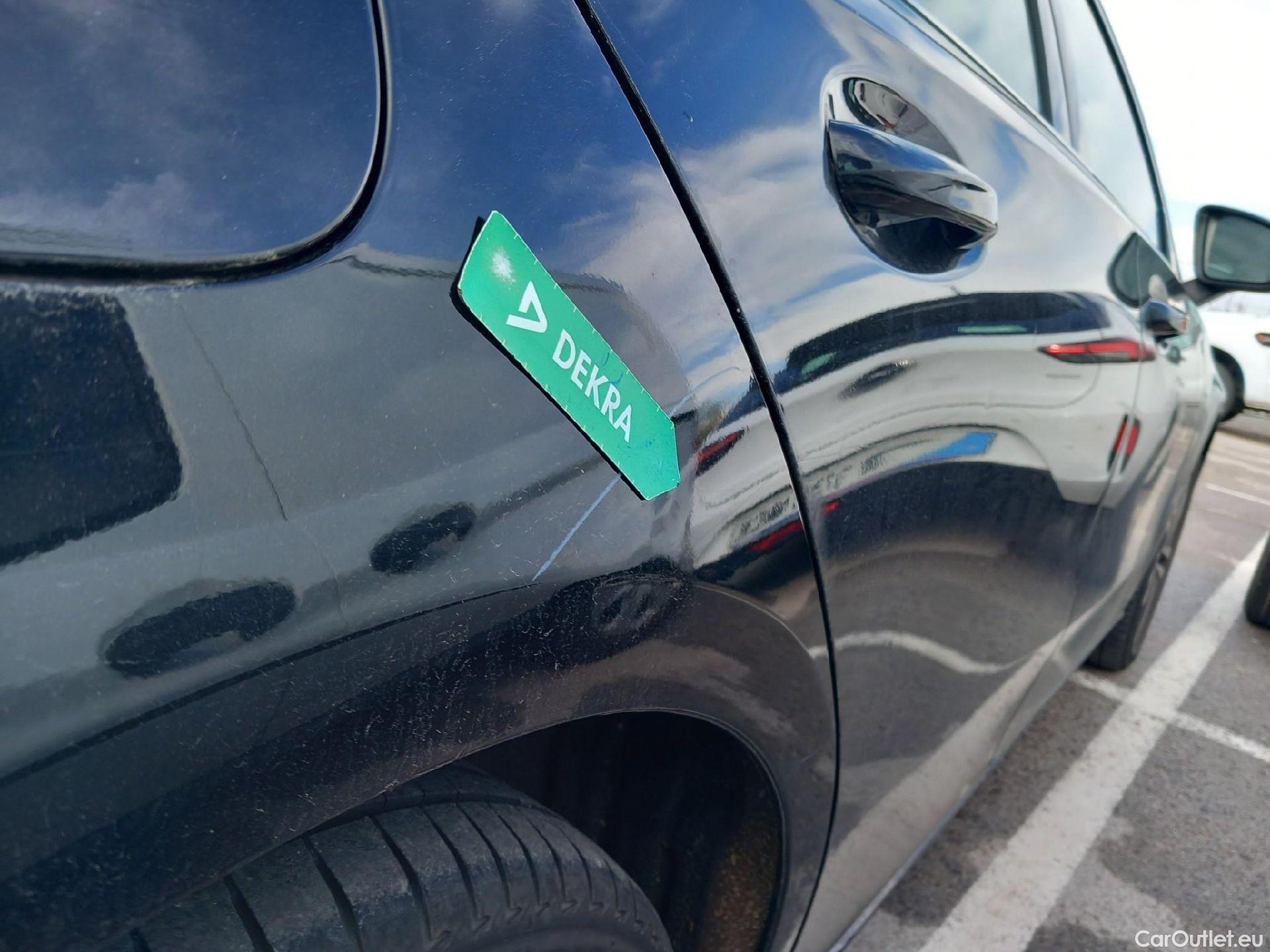  Mercedes  A-Klasse MERCEDES-BENZ Clase A / 2018 / 4P / sedán Sedán A 250 e #17