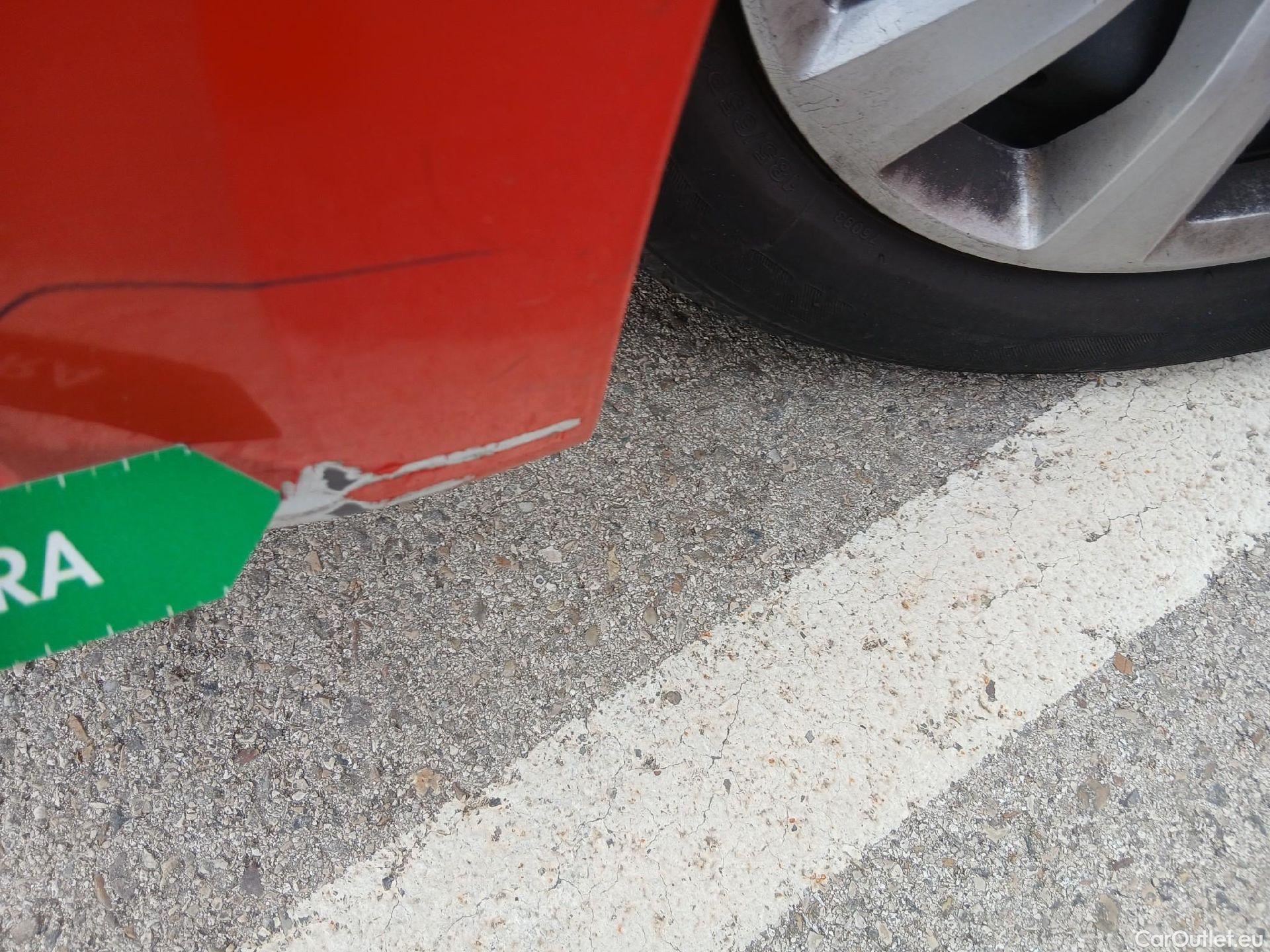  Renault  Clio RENAULT  / 2019 / 5P / berlina con portón Business TCe 74 kW (100CV) GLP #8