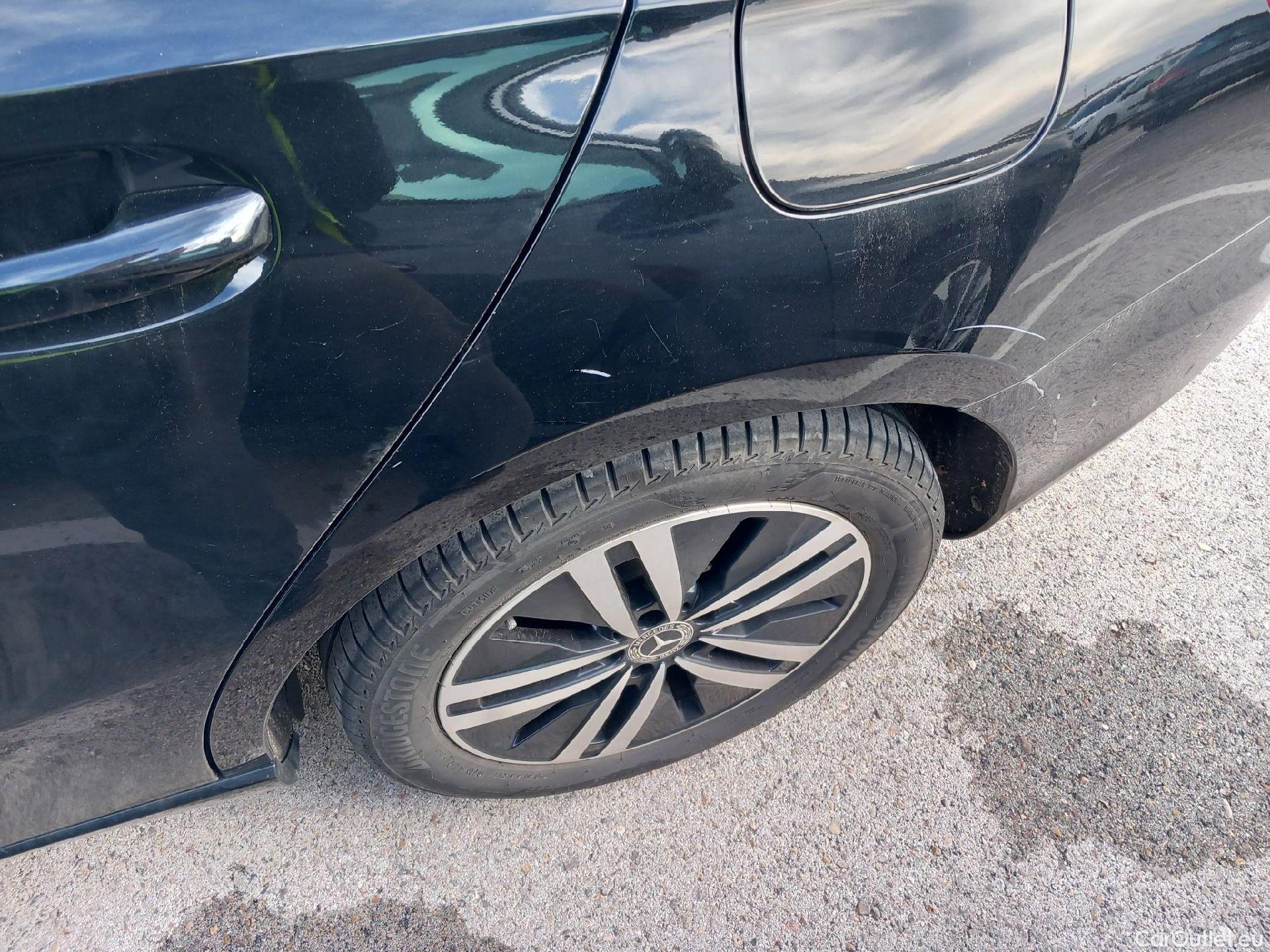  Mercedes  A-Klasse MERCEDES-BENZ Clase A / 2018 / 4P / sedán Sedán A 250 e #11