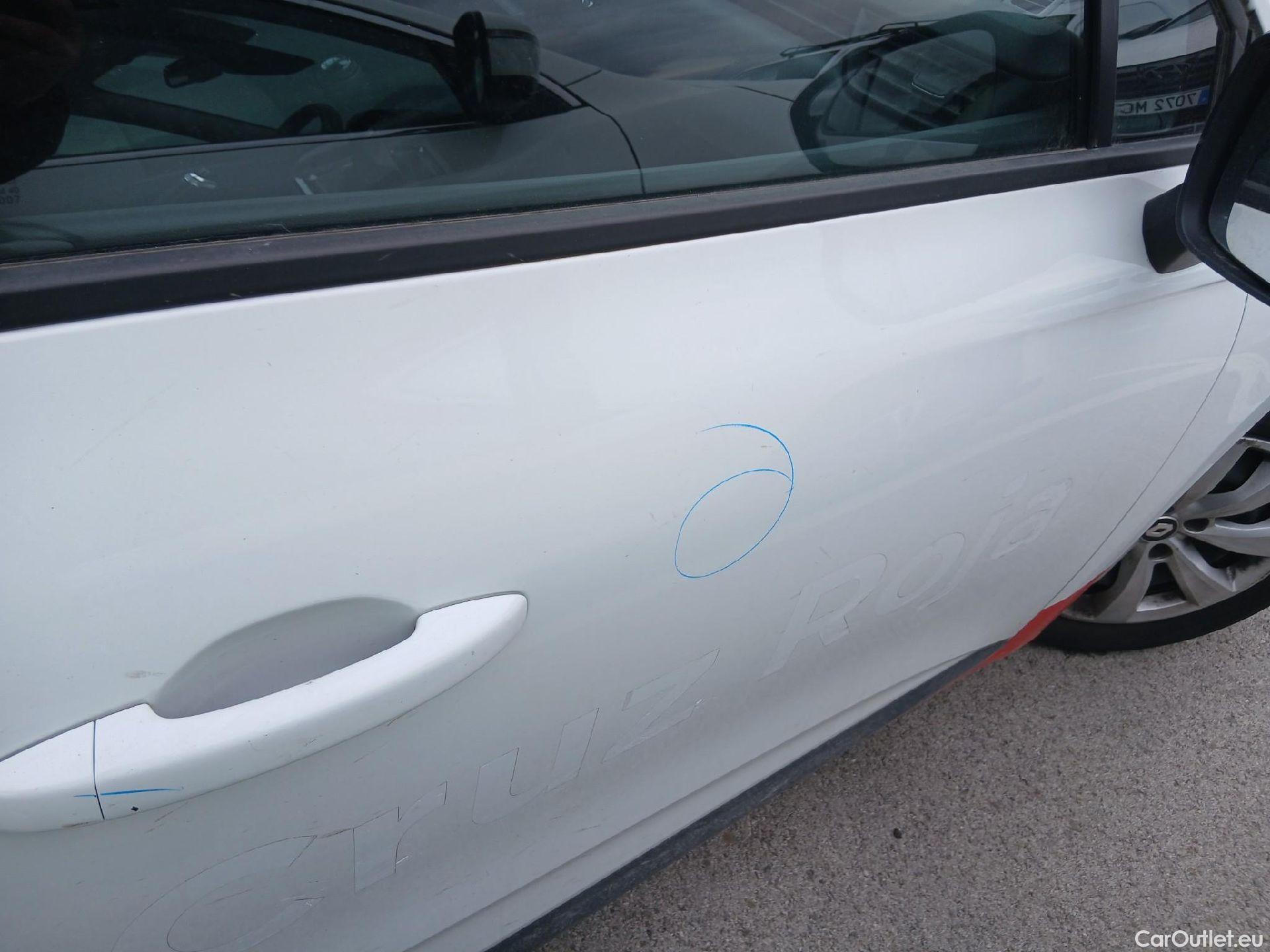  Renault  Clio RENAULT  / 2019 / 5P / berlina con portón Business TCe 74 kW (100CV) GLP #32