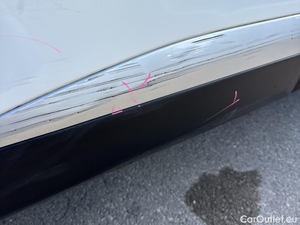  Peugeot  2008 PEUGEOT  / 2019 / 5P / todoterreno Allure BlueHDI 81kW (110CV) #35