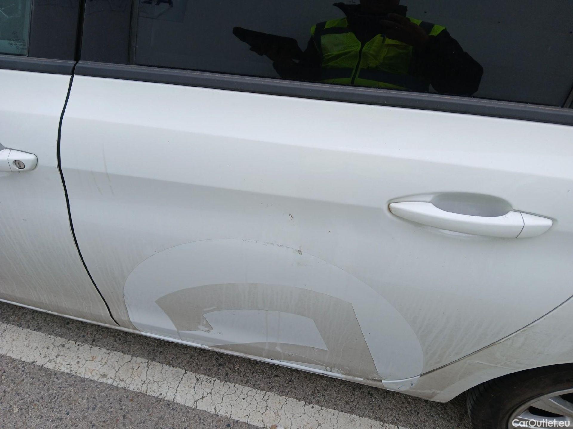  Peugeot  308 PEUGEOT  / 2017 / 5P / familiar SW Style 1.5 BlueHDi 96KW (130CV) Auto #23