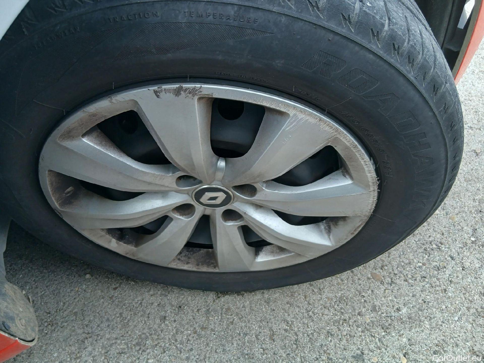  Renault  Clio RENAULT  / 2019 / 5P / berlina con portón Business TCe 74 kW (100CV) GLP #2