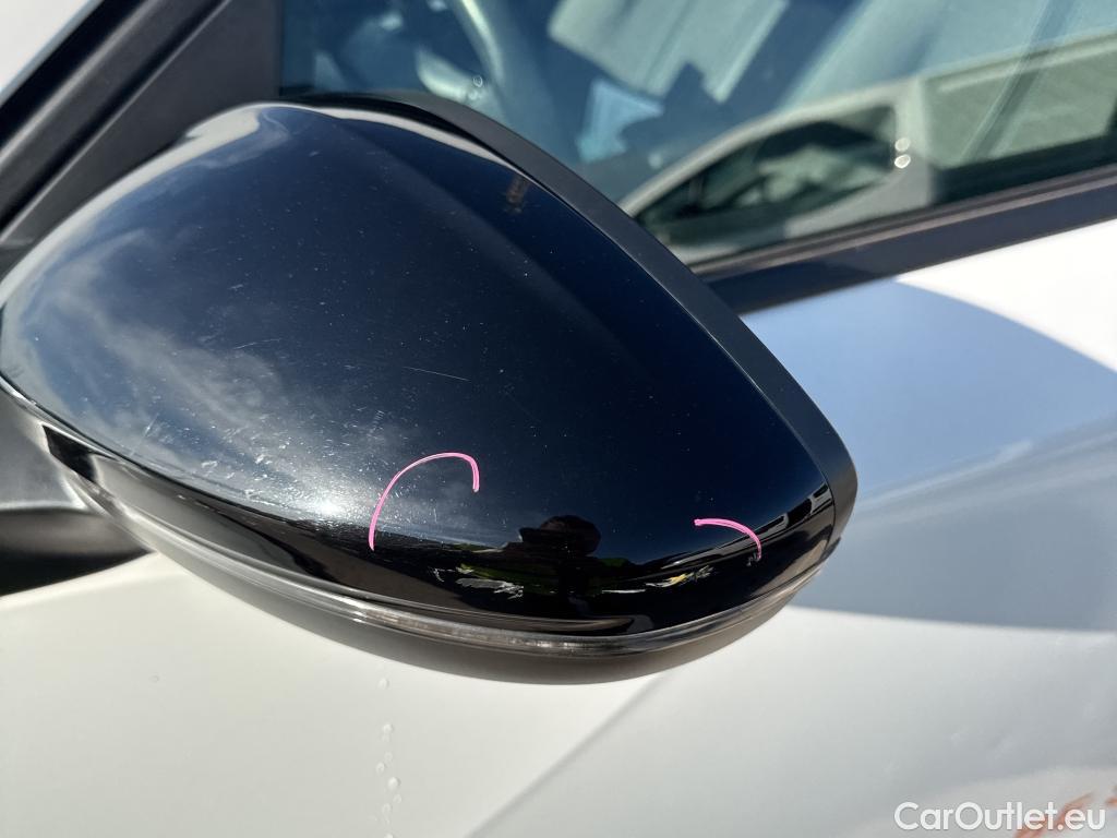  Peugeot  2008 PEUGEOT  / 2019 / 5P / todoterreno Allure BlueHDI 81kW (110CV) #45