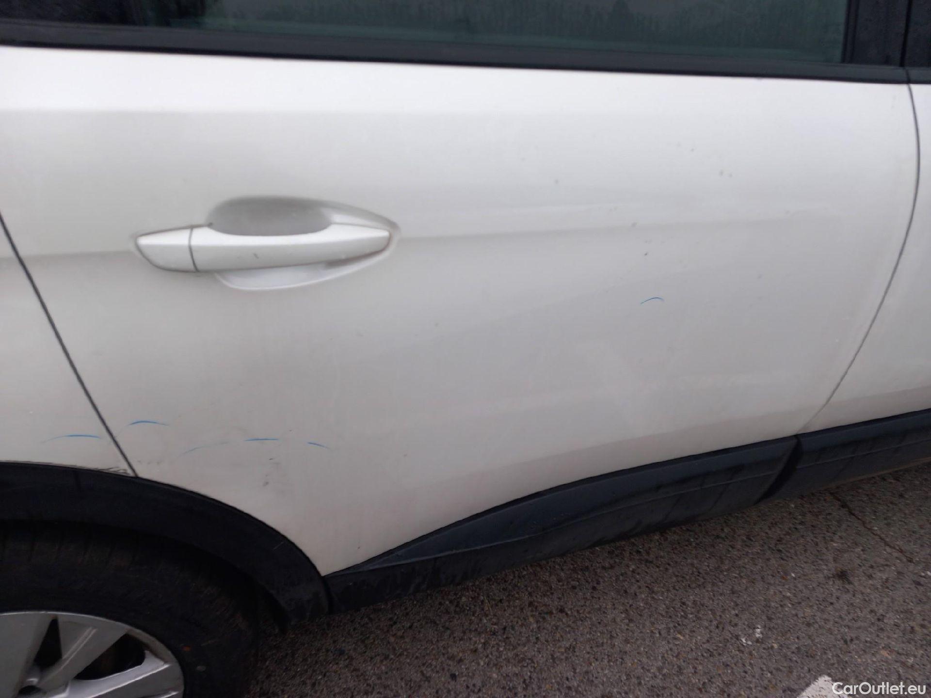  Peugeot  5008 PEUGEOT  / 2020 / 5P / todoterreno 1.2 PureTech 96KW S&S Active Pack EAT8 #27