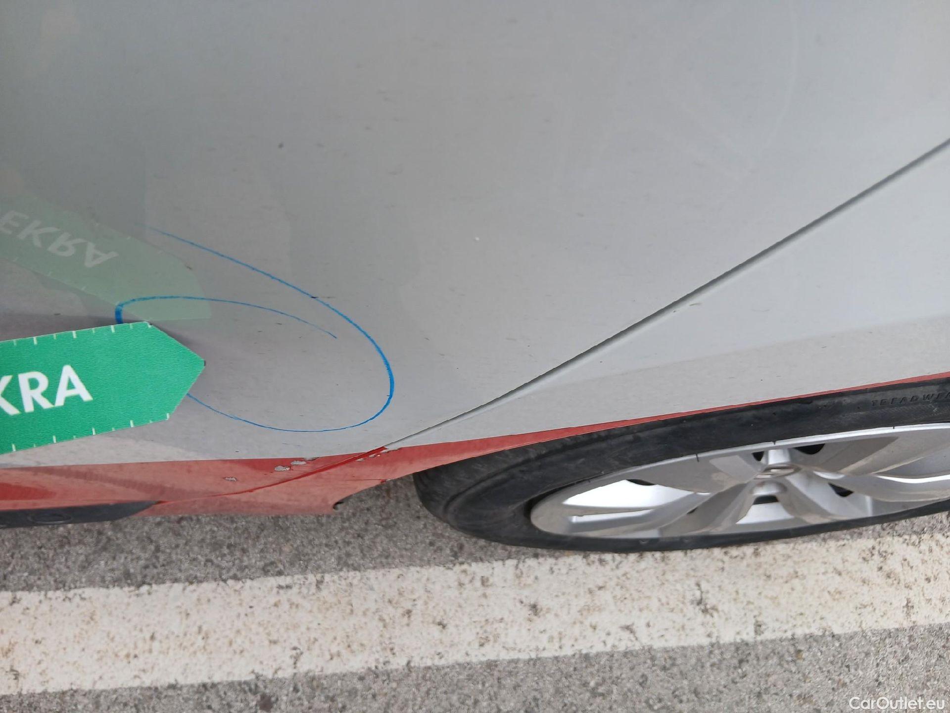  Renault  Clio RENAULT  / 2019 / 5P / berlina con portón Business TCe 74 kW (100CV) GLP #19