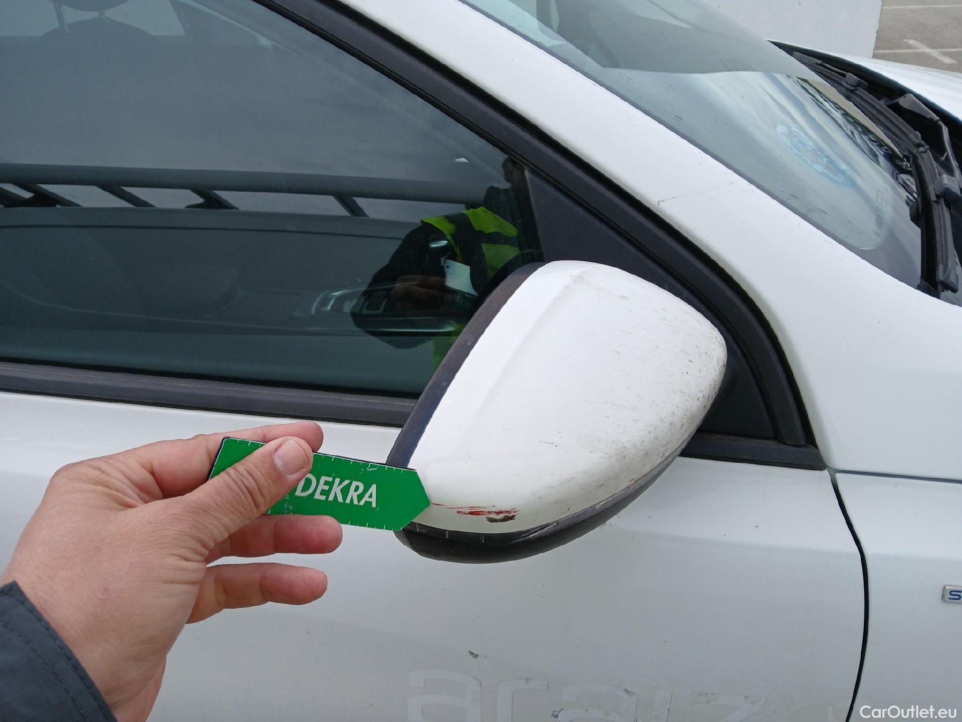  Peugeot  308 PEUGEOT  / 2017 / 5P / familiar SW Style 1.5 BlueHDi 96KW (130CV) Auto #34