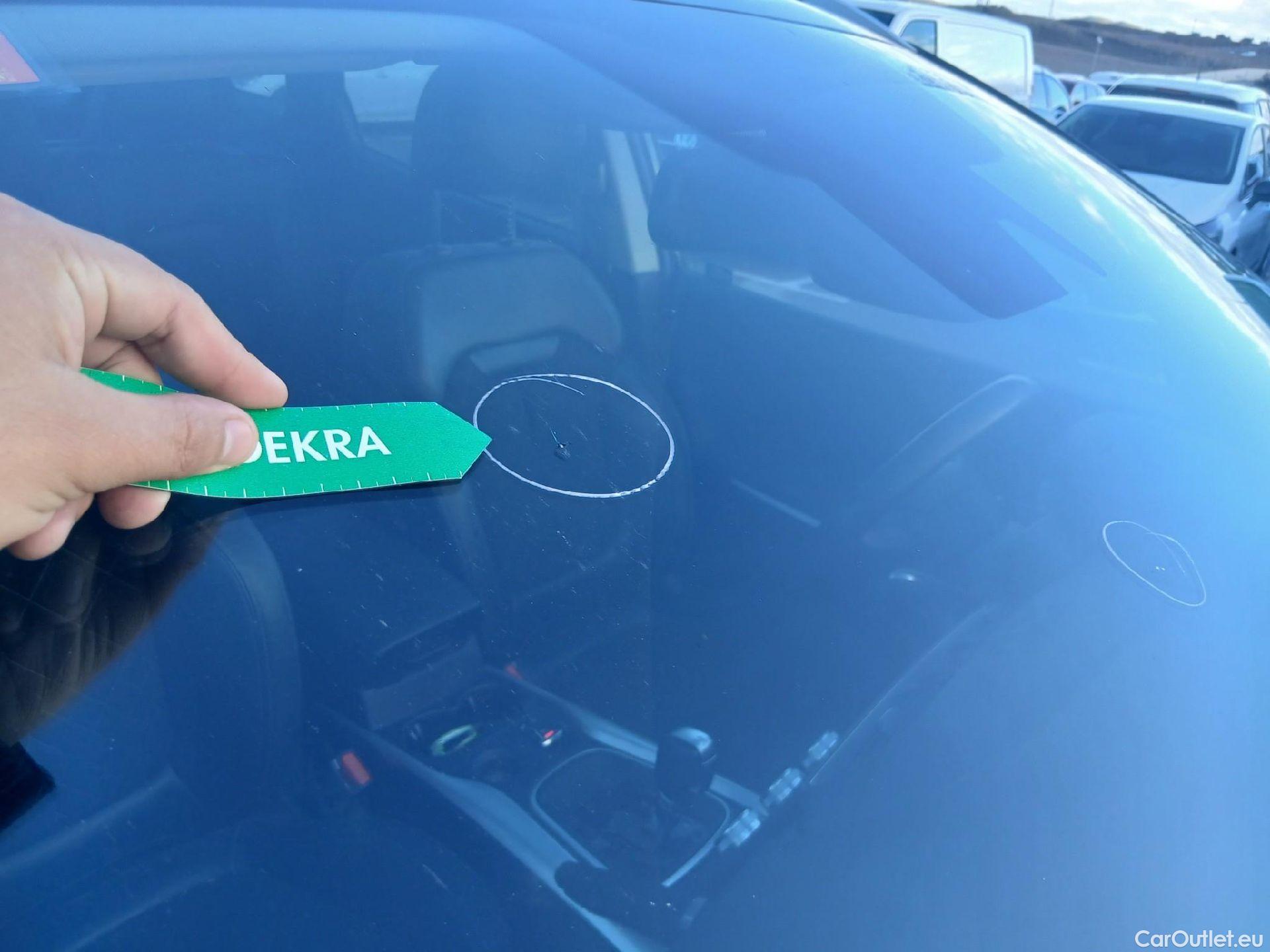  Renault  Kadjar RENAULT  / 2019 / 5P / crossover Zen GPF TCe 103kW (140CV) EDC (AC) #8