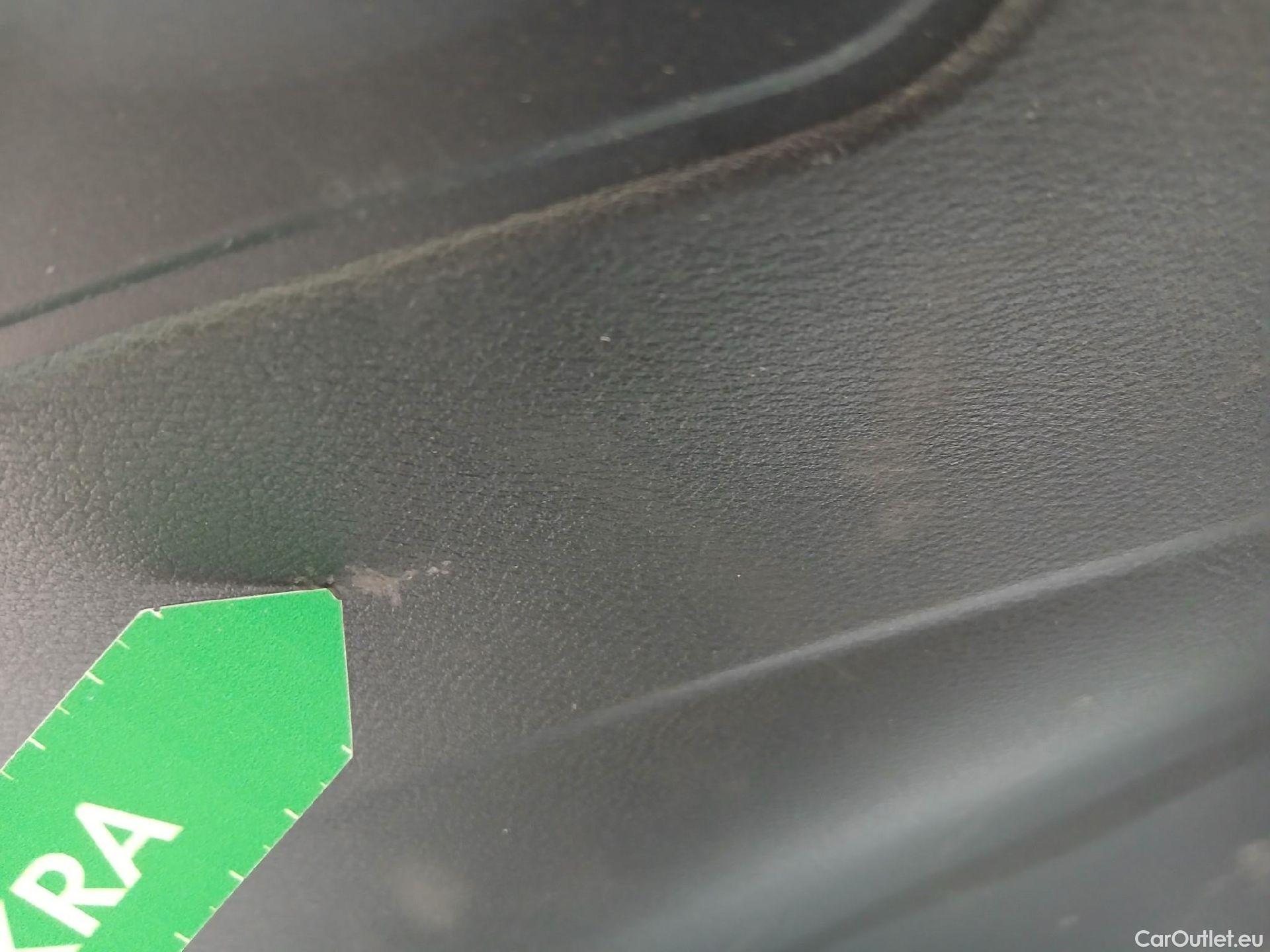  Nissan  Juke NISSAN  / 2019 / 5P / crossover DIG-T 84 kW (114 CV) DCT 7 V N-Connecta (AC2) #2