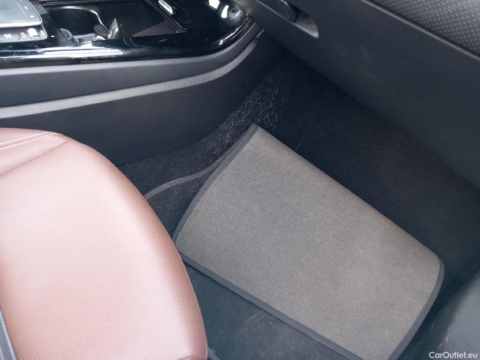  Mercedes  A-Klasse MERCEDES-BENZ Clase A / 2018 / 4P / sedán Sedán A 250 e #25