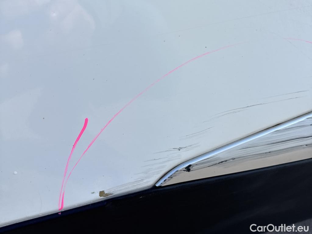  Peugeot  2008 PEUGEOT  / 2019 / 5P / todoterreno Allure BlueHDI 81kW (110CV) #26