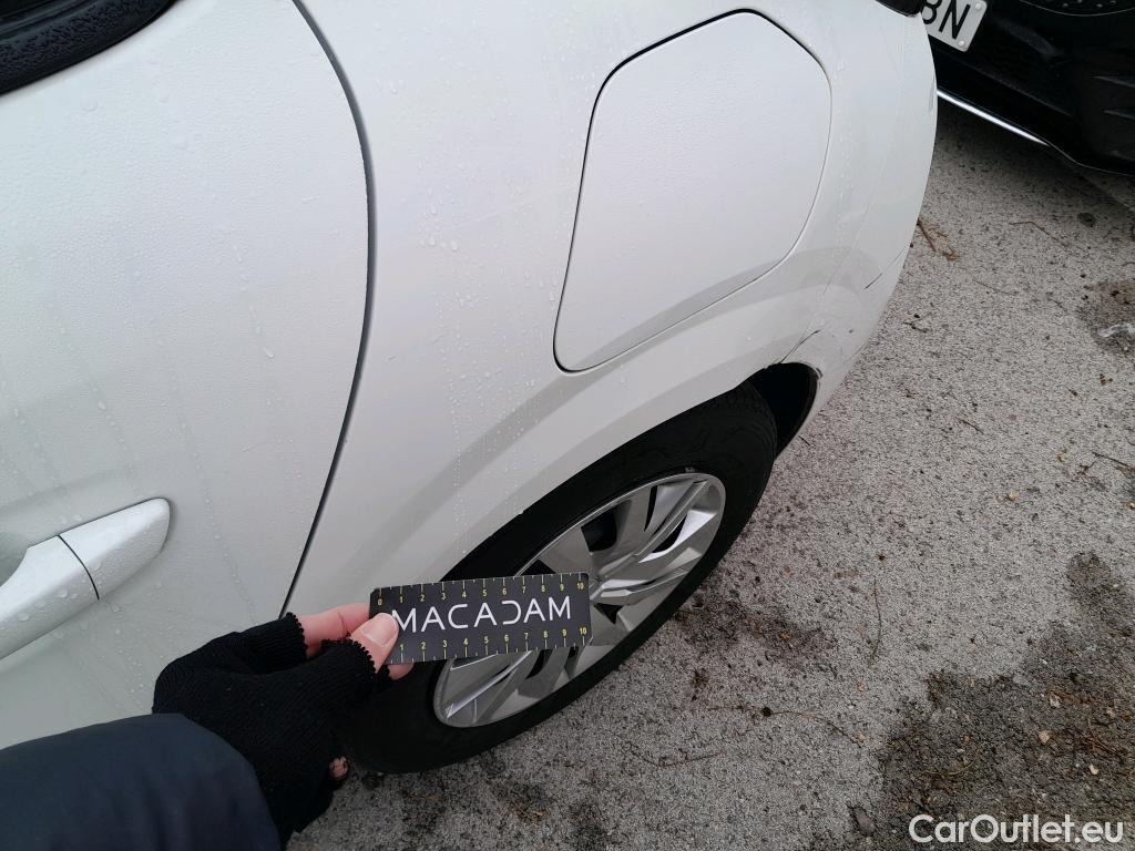  Peugeot  208 PEUGEOT  / 2019 / 5P / berlina con portón BlueHDi 73kW (100CV) Active (CM) #3