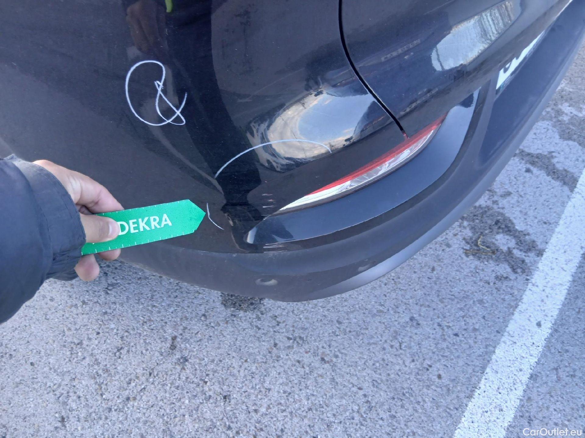  Renault  Kadjar RENAULT  / 2019 / 5P / crossover Zen GPF TCe 103kW (140CV) EDC (AC) #12