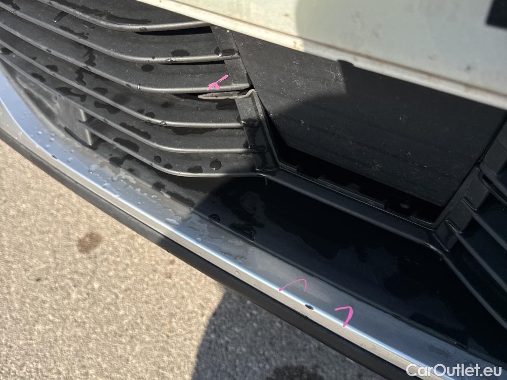  Peugeot  2008 PEUGEOT  / 2019 / 5P / todoterreno Allure BlueHDI 81kW (110CV) #49