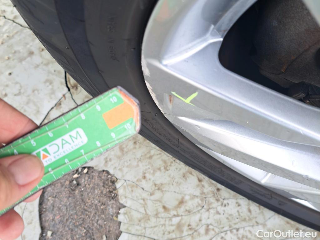  Peugeot  3008 PEUGEOT  / 2016 / 5P / todoterreno 1.5 BlueHDi 96kW (130CV) S&S Style #8