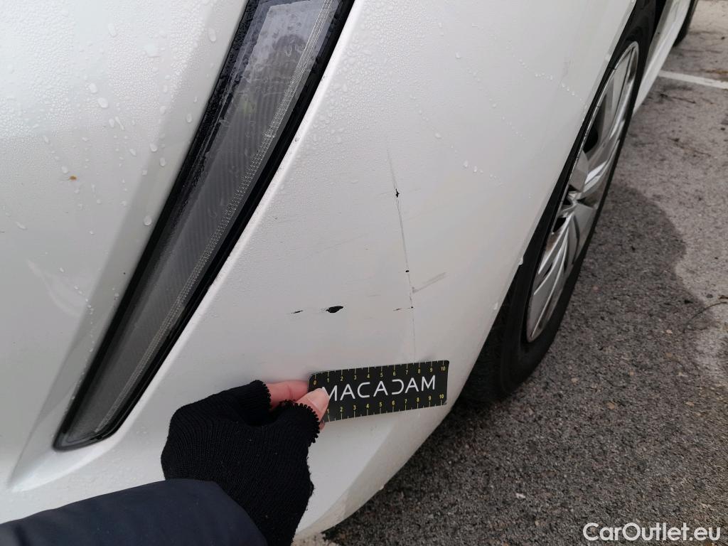  Peugeot  208 PEUGEOT  / 2019 / 5P / berlina con portón BlueHDi 73kW (100CV) Active (CM) #22