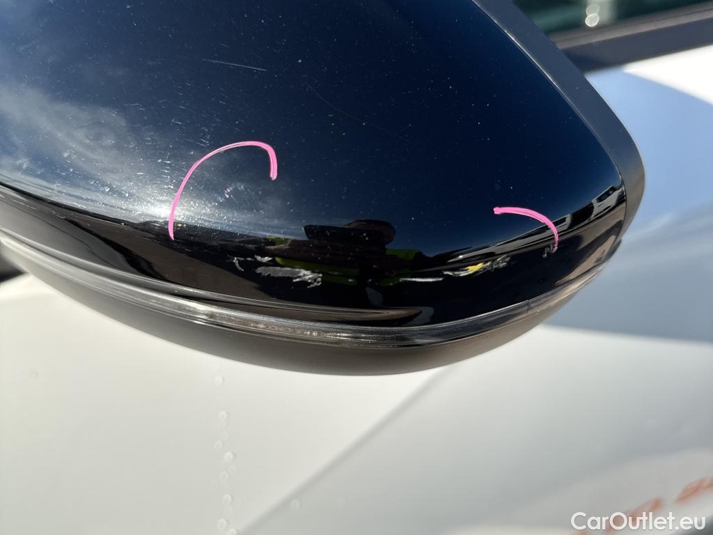  Peugeot  2008 PEUGEOT  / 2019 / 5P / todoterreno Allure BlueHDI 81kW (110CV) #46