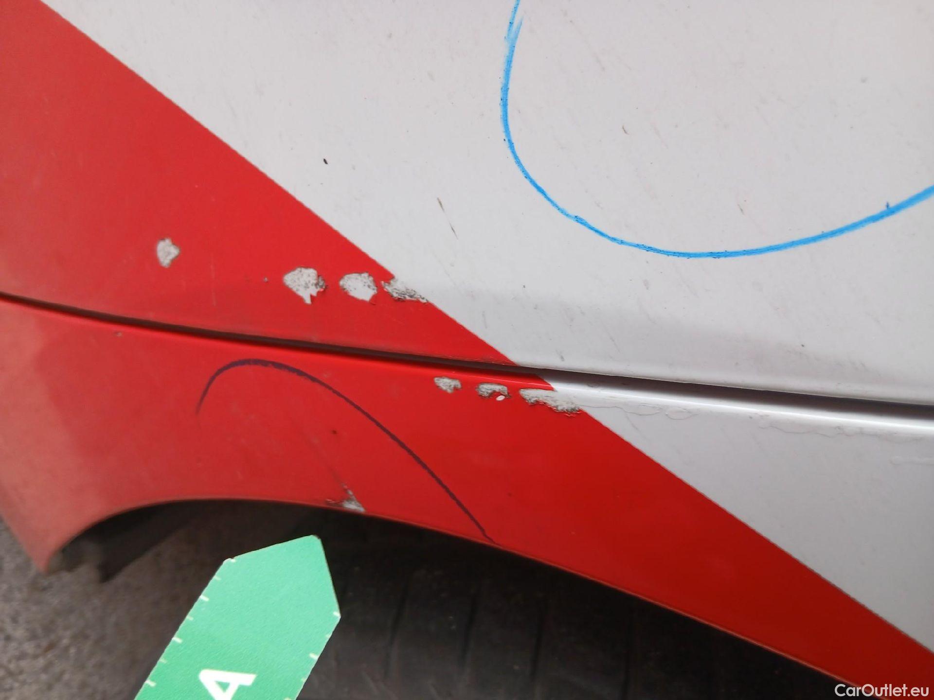  Renault  Clio RENAULT  / 2019 / 5P / berlina con portón Business TCe 74 kW (100CV) GLP #21