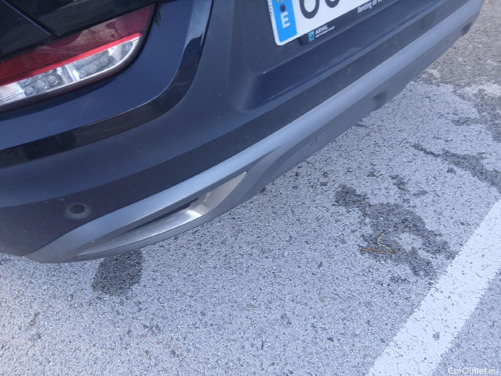  Renault  Kadjar RENAULT  / 2019 / 5P / crossover Zen GPF TCe 103kW (140CV) EDC (AC) #14