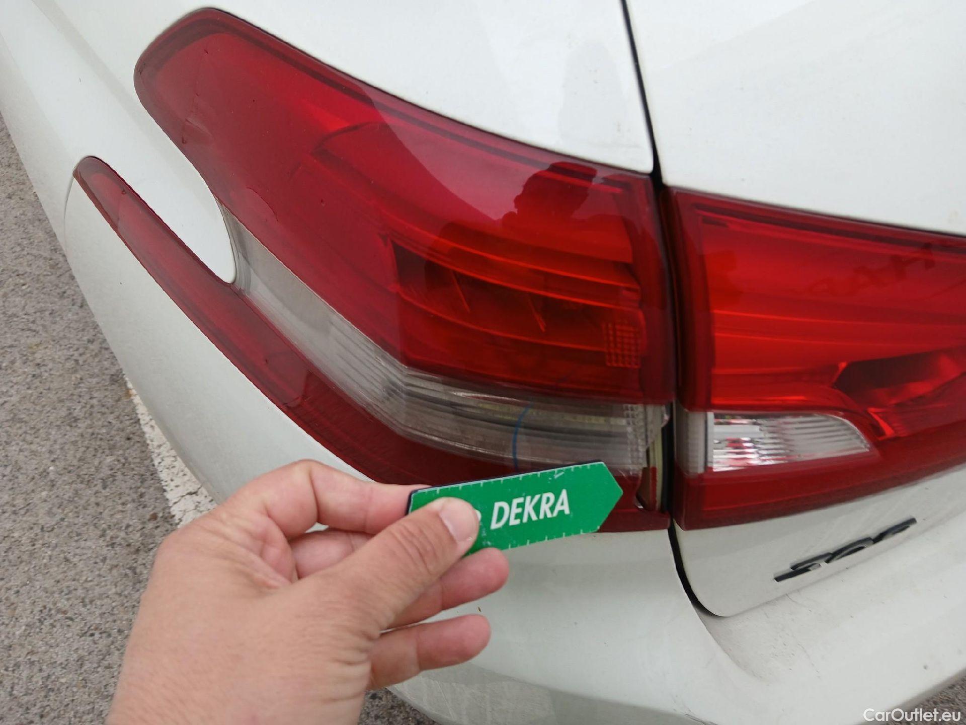  Peugeot  308 PEUGEOT  / 2017 / 5P / familiar SW Style 1.5 BlueHDi 96KW (130CV) Auto #26