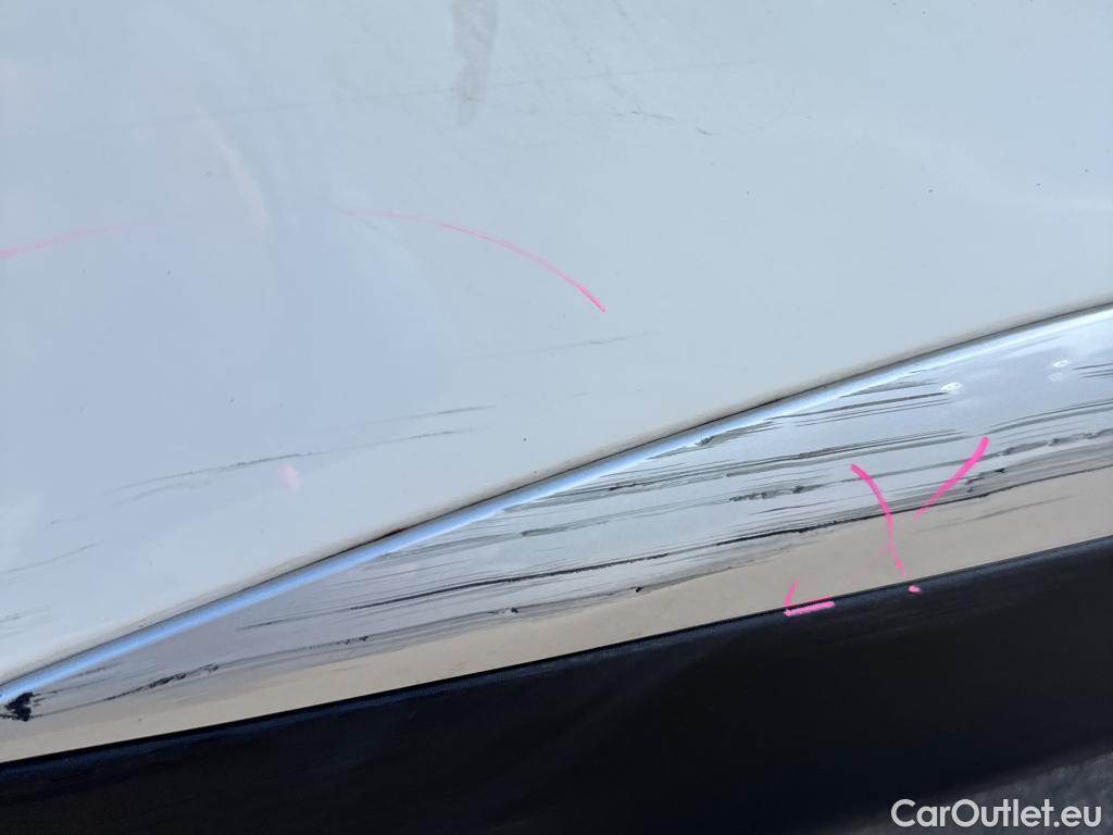  Peugeot  2008 PEUGEOT  / 2019 / 5P / todoterreno Allure BlueHDI 81kW (110CV) #34