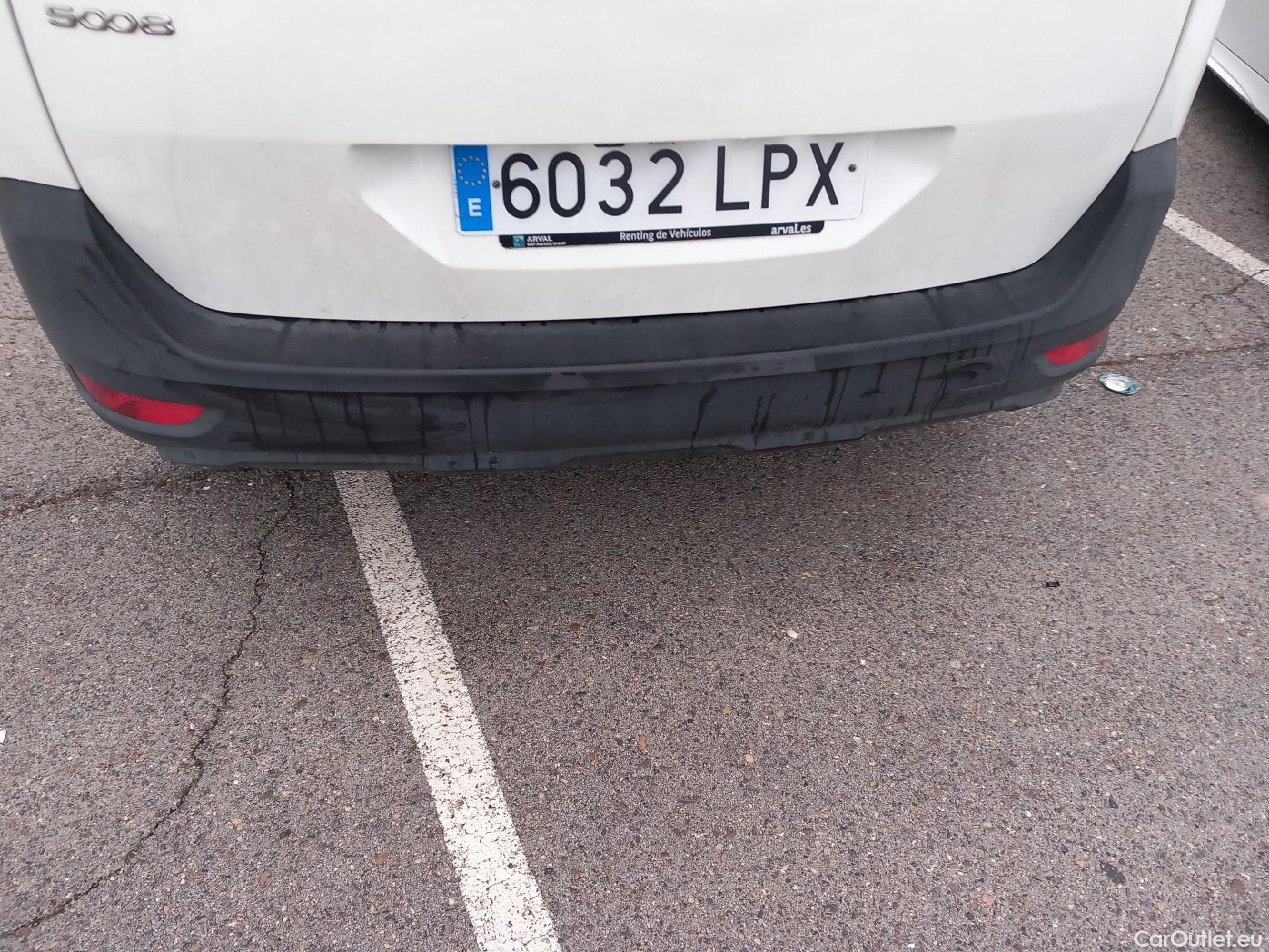  Peugeot  5008 PEUGEOT  / 2020 / 5P / todoterreno 1.2 PureTech 96KW S&S Active Pack EAT8 #17