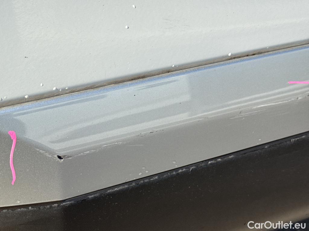  Peugeot  2008 PEUGEOT  / 2019 / 5P / todoterreno Allure BlueHDI 81kW (110CV) #40