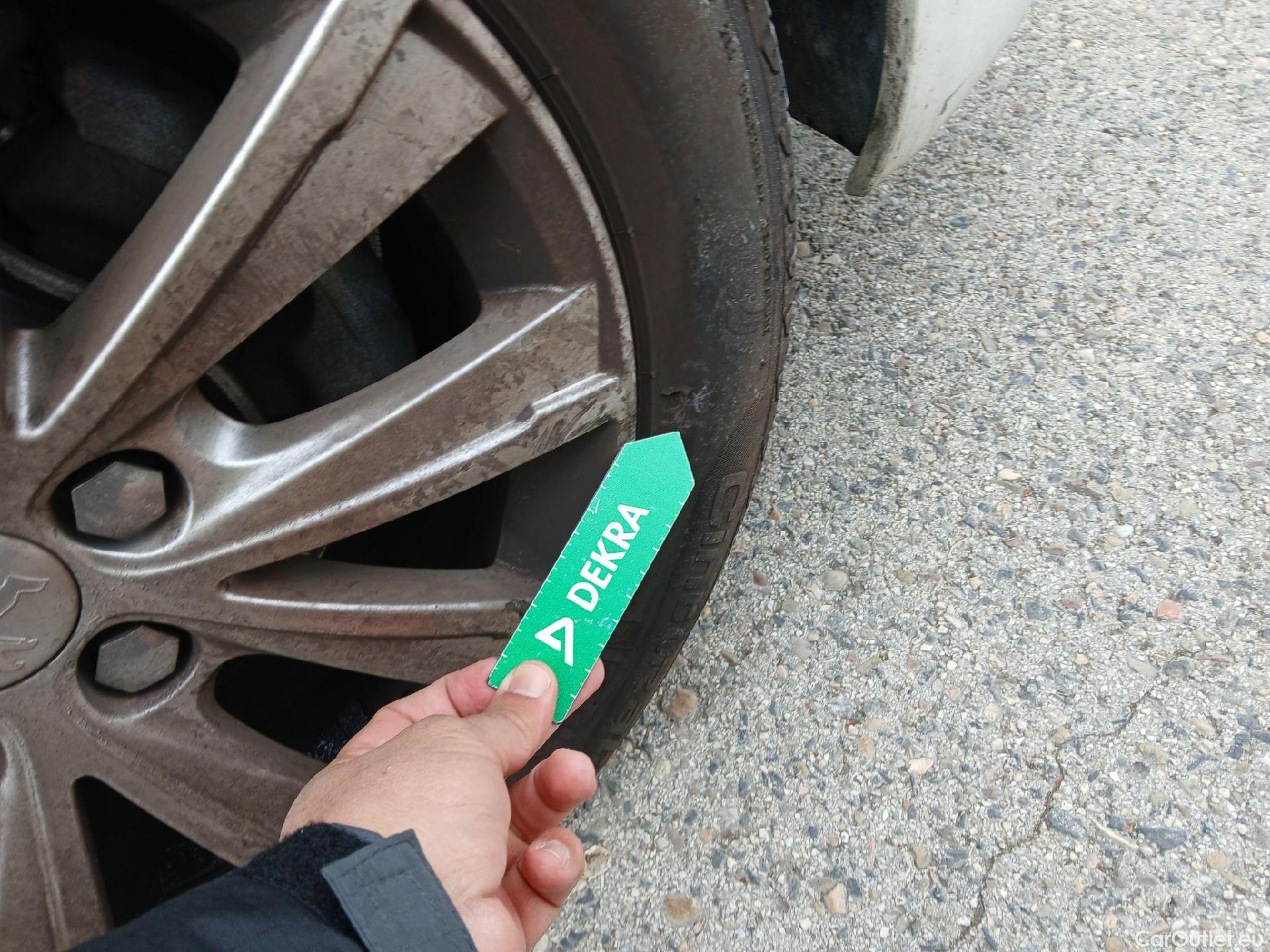  Peugeot  308 PEUGEOT  / 2017 / 5P / familiar SW Style 1.5 BlueHDi 96KW (130CV) Auto #11