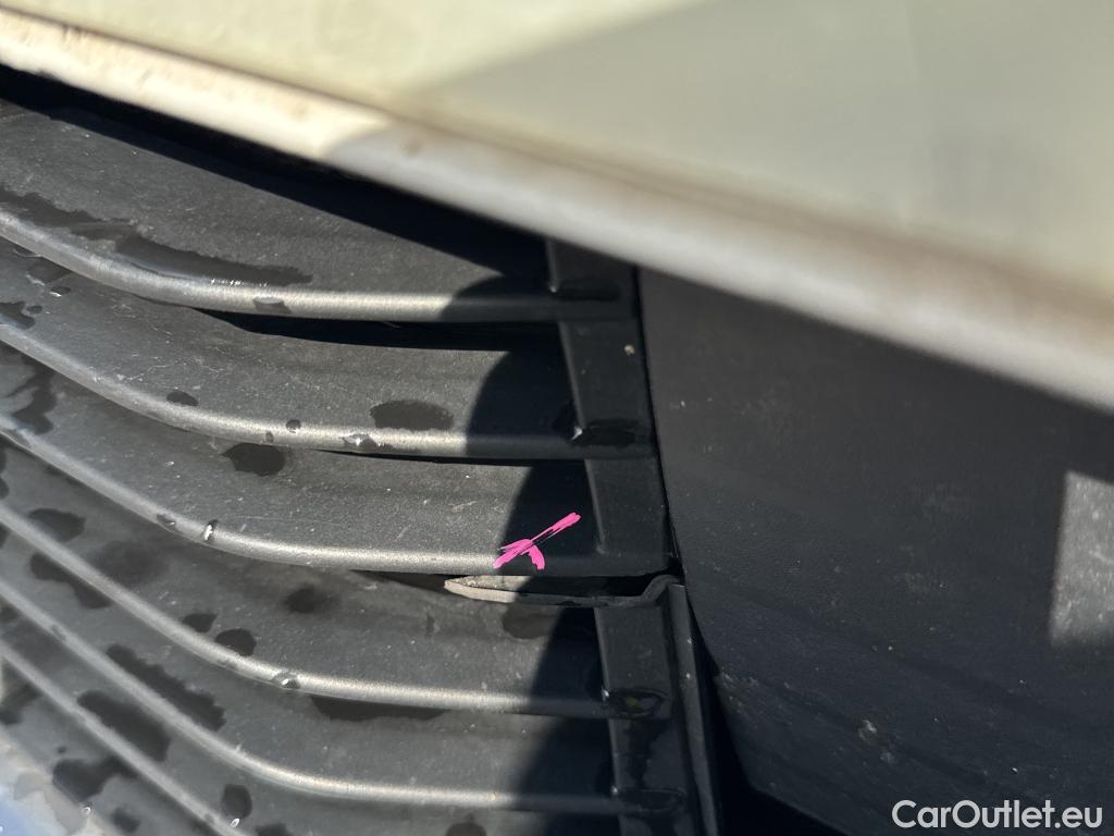  Peugeot  2008 PEUGEOT  / 2019 / 5P / todoterreno Allure BlueHDI 81kW (110CV) #2