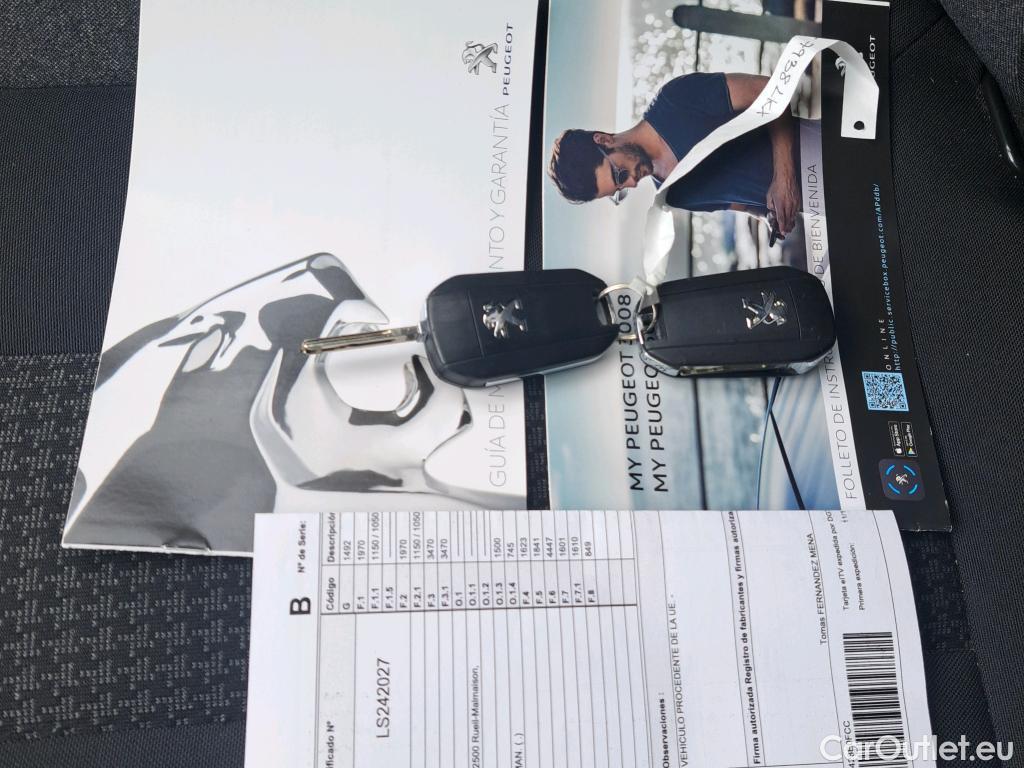  Peugeot  3008 PEUGEOT  / 2016 / 5P / todoterreno 1.5 BlueHDi 96kW (130CV) S&S Style #14