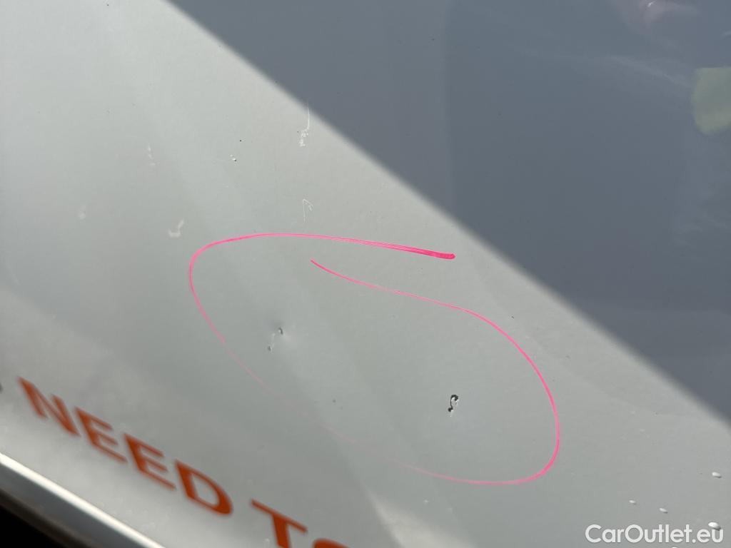  Peugeot  2008 PEUGEOT  / 2019 / 5P / todoterreno Allure BlueHDI 81kW (110CV) #24