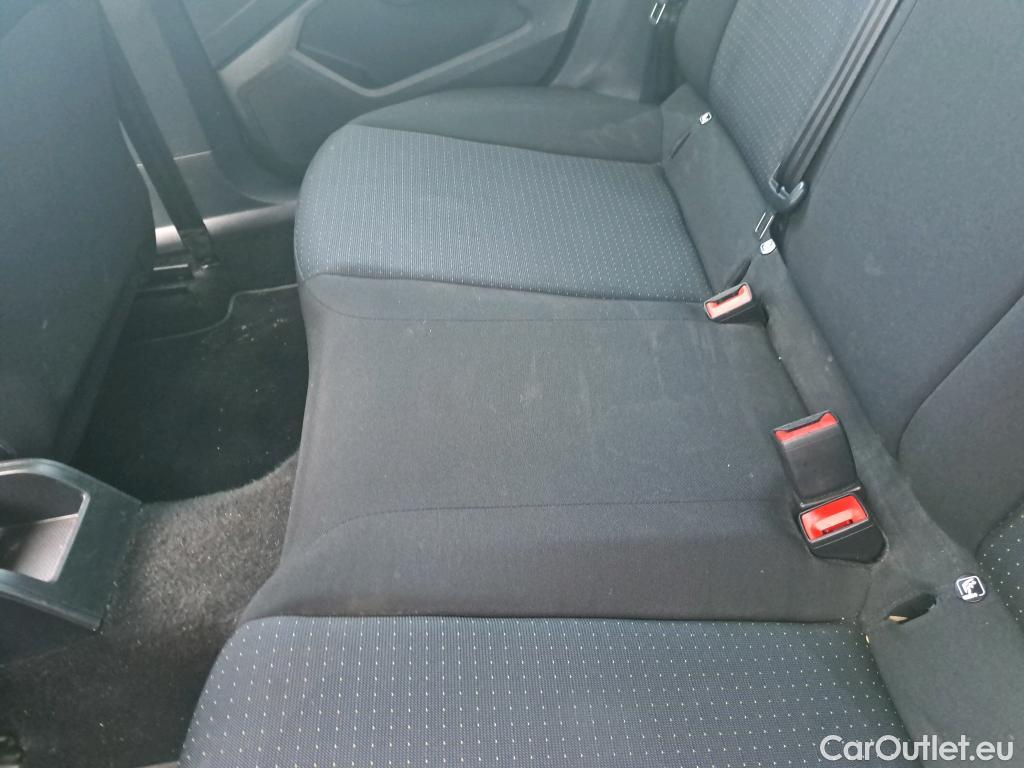  Seat  Ibiza SEAT  / 2017 / 5P / berlina con portón 1.0 TSI 81kW (110CV) Style Plus (AC) #4