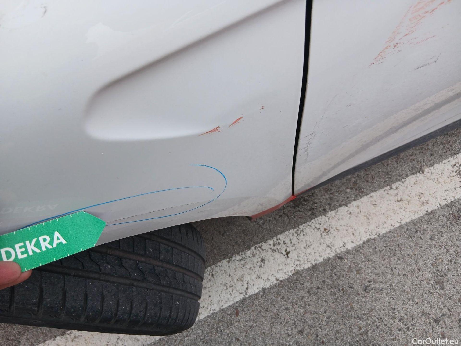  Renault  Clio RENAULT  / 2019 / 5P / berlina con portón Business TCe 74 kW (100CV) GLP #11