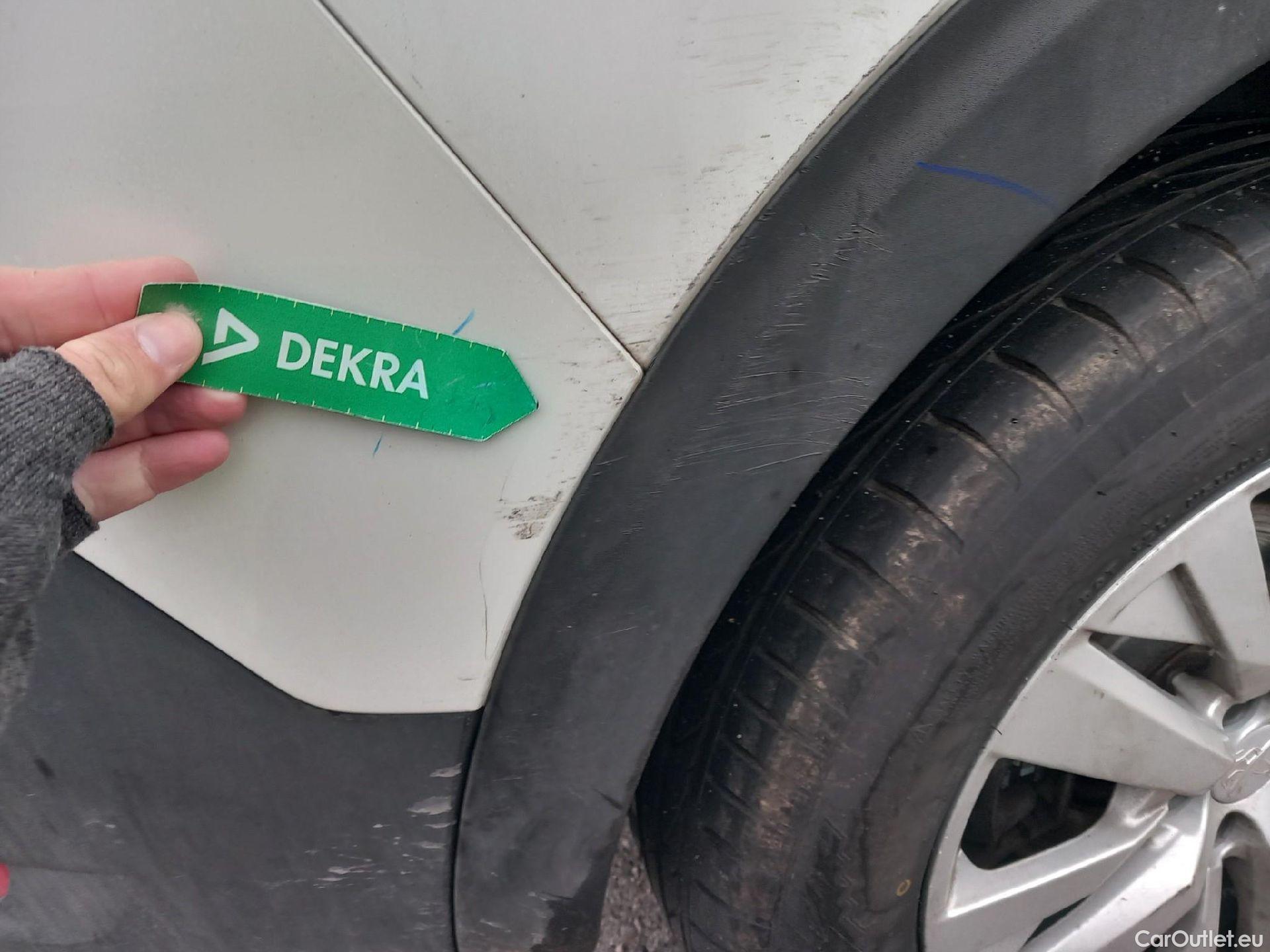  Peugeot  5008 PEUGEOT  / 2020 / 5P / todoterreno 1.2 PureTech 96KW S&S Active Pack EAT8 #21