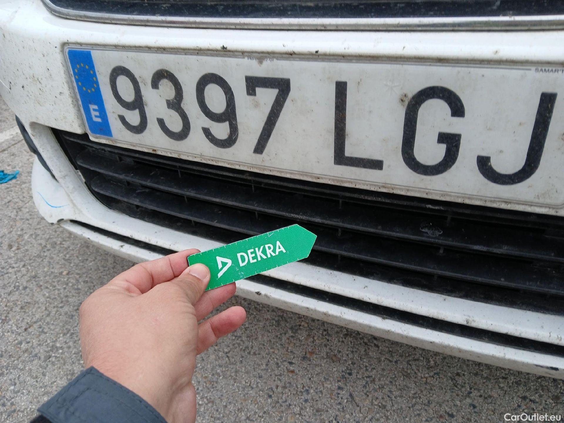  Peugeot  308 PEUGEOT  / 2017 / 5P / familiar SW Style 1.5 BlueHDi 96KW (130CV) Auto #14