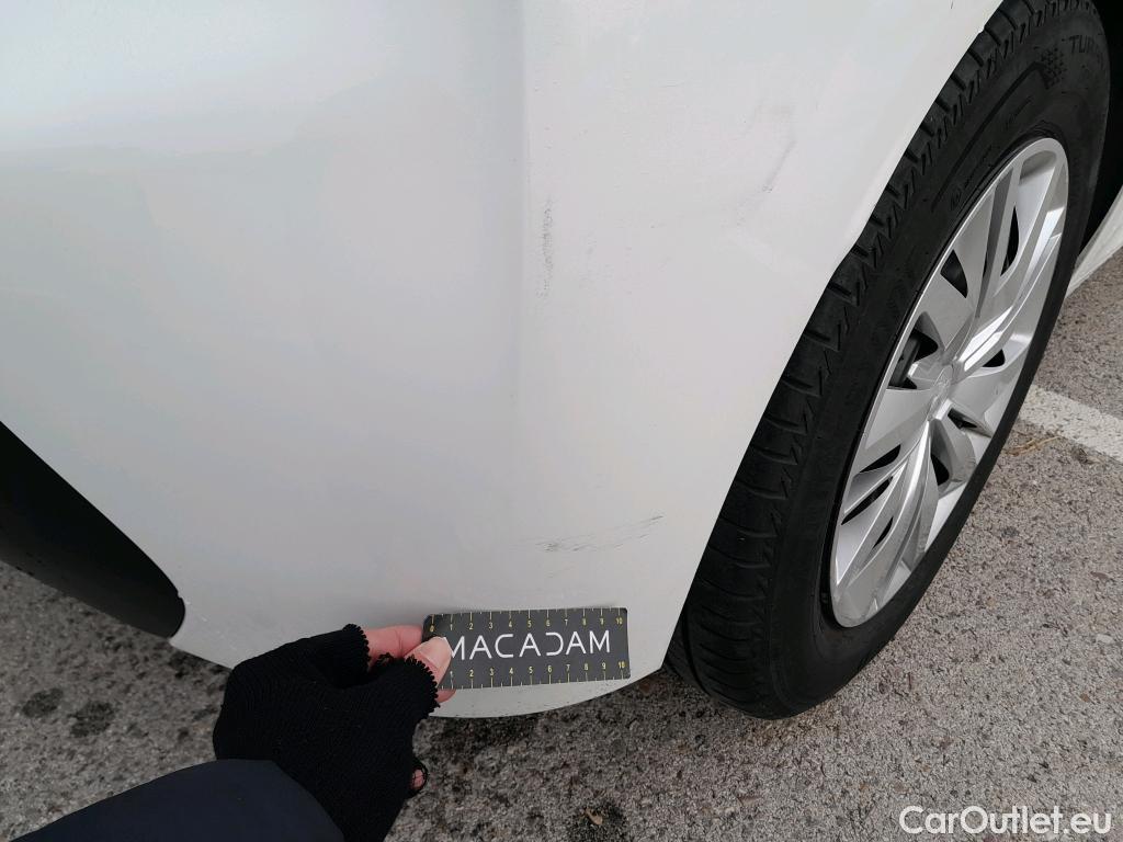  Peugeot  208 PEUGEOT  / 2019 / 5P / berlina con portón BlueHDi 73kW (100CV) Active (CM) #25