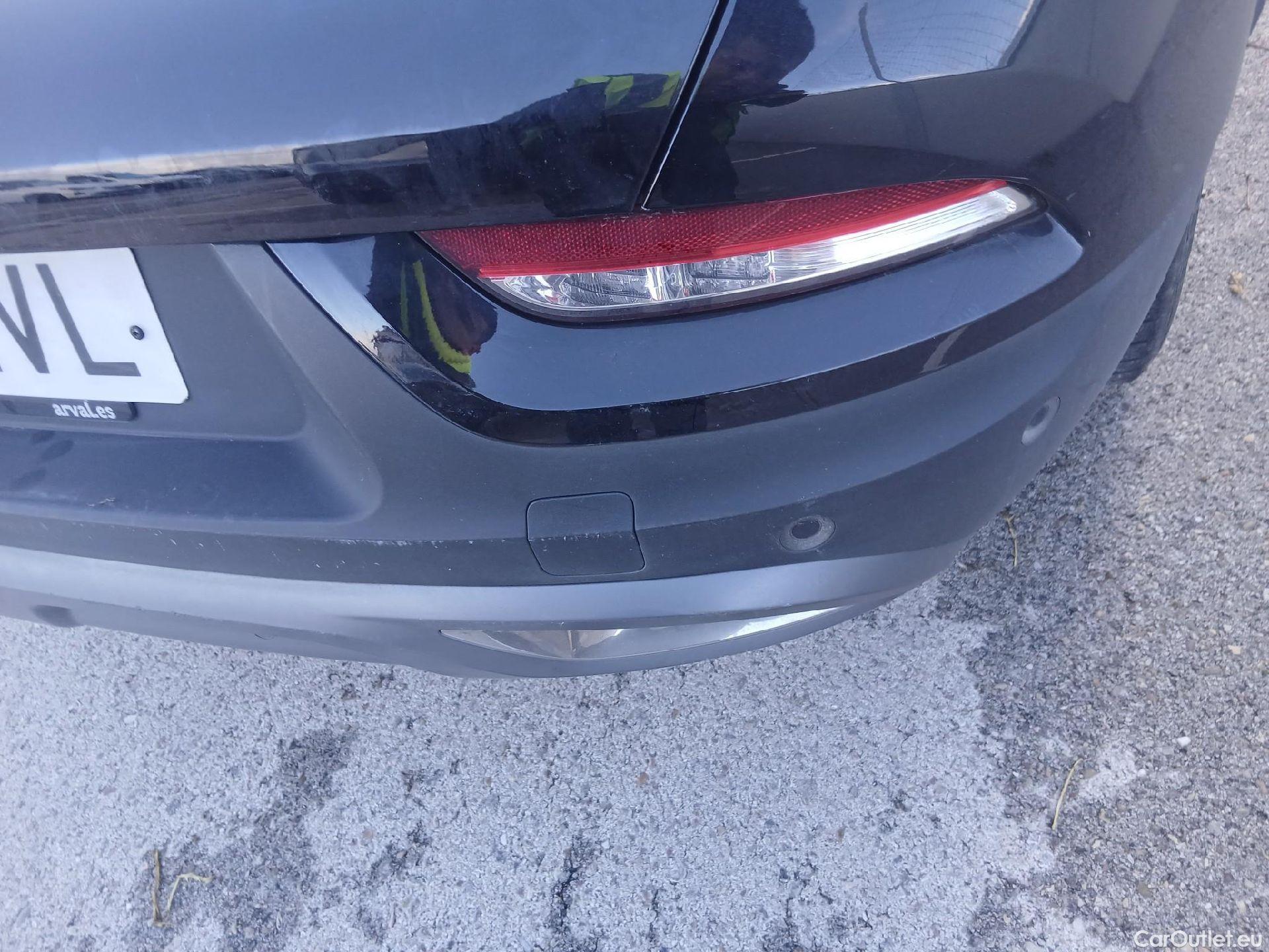  Renault  Kadjar RENAULT  / 2019 / 5P / crossover Zen GPF TCe 103kW (140CV) EDC (AC) #17