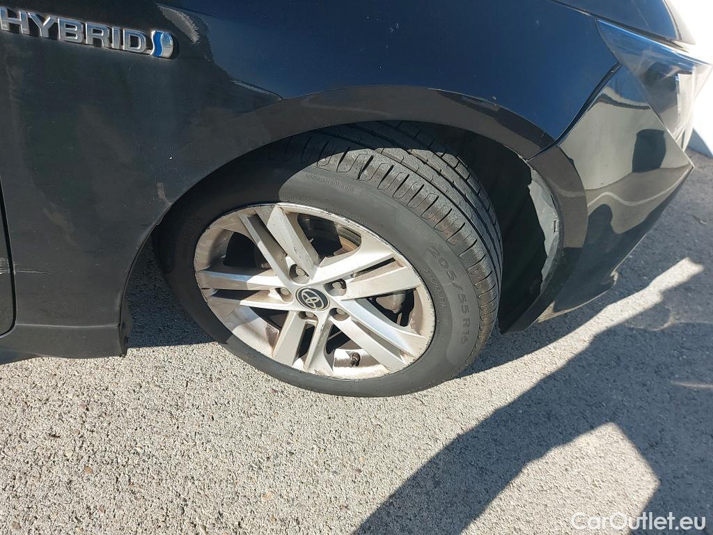  Toyota  Corolla TOYOTA  / 2019 / 5P / familiar 1.8 125H ACTIVE TECH E-CVT TOU SPORT #25